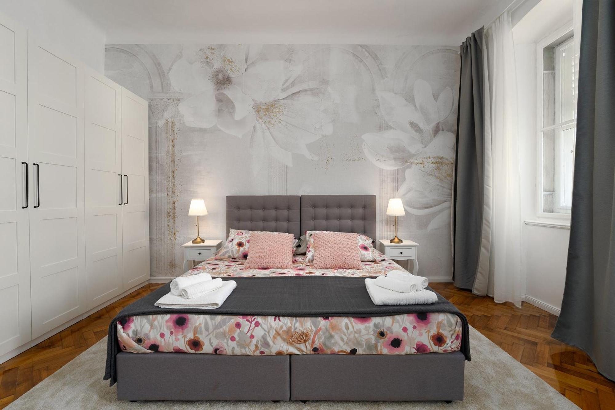 Romeo And Juliet Apartment With Balcony And Sea View Porec Ngoại thất bức ảnh